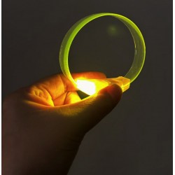 3 Modlu Pilli LED Işıklı Esnek Parti Bilekliği Sarı 3 Modlu Pilli LED Işıklı Esnek Parti Bilekliği Sarı