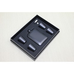 4 Shot Bardaklı Matara Seti 4 Shot Bardaklı Matara Seti