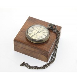 Ahşap Kutulu Pirinç Köstekli Saat Ahşap Kutulu Pirinç Köstekli Saat