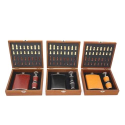 Ahşap Kutulu Satrançlı Matara Seti Derili Ahşap Kutulu Satrançlı Matara Seti Derili