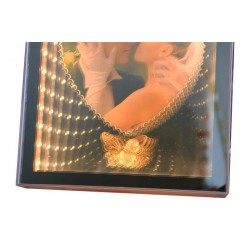 Ayna Led li Çerçeve Led Işıklı Kalpli Fotoğraf Çerçevesi Ayna Led li Çerçeve Led Işıklı Kalpli Fotoğraf Çerçevesi