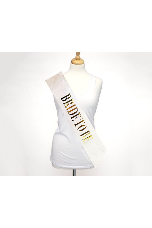 Beyaz Üzeri Altın Büyük Bride To Be Yazılı Simli Işıltılı Kuşak Kemer 10 cm Genişlik Beyaz Üzeri Altın Büyük Bride To Be Yazılı Simli Işıltılı Kuşak Kemer 10 cm Genişlik