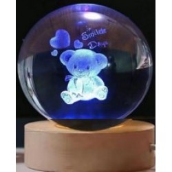 Dekoratif Ayıcık Tasarımlı Ahşap altlıklı Işıklı Cam Küre Büyük Boy Cam:8cm Ahşap:2cm Dekoratif Ayıcık Tasarımlı Ahşap altlıklı Işıklı Cam Küre Büyük Boy Cam:8cm Ahşap:2cm