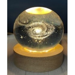 Dekoratif Samanyolu Tasarımlı Ahşap altlıklı Işıklı Cam Küre Cam:6cm Ahşap:2cm Dekoratif Samanyolu Tasarımlı Ahşap altlıklı Işıklı Cam Küre Cam:6cm Ahşap:2cm