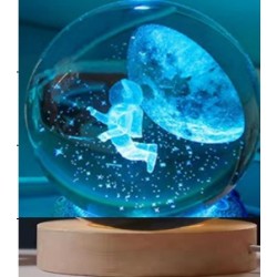 Dekoratif Uçan ASTRONOT Tasarımlı Ahşap altlıklı Işıklı Cam Küre Büyük Boy Cam:8cm Ahşap:2cm Dekoratif Uçan ASTRONOT Tasarımlı Ahşap altlıklı Işıklı Cam Küre Büyük Boy Cam:8cm Ahşap:2cm