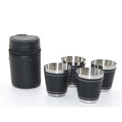 Deri Kılıflı 4'Lü Shot Bardak Seti Deri Kılıflı 4'Lü Shot Bardak Seti