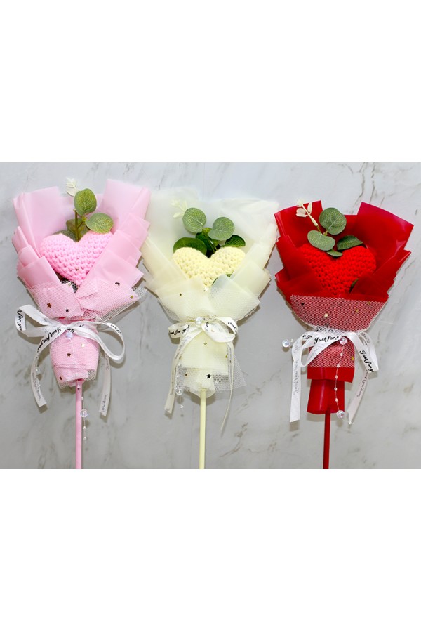 El Örgüsü Kalp Çiçeği Buketi