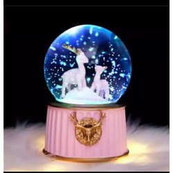Geyik Temalı Işıklı Müzikli Püskürtmeli Büyük Boy Kar Küresi