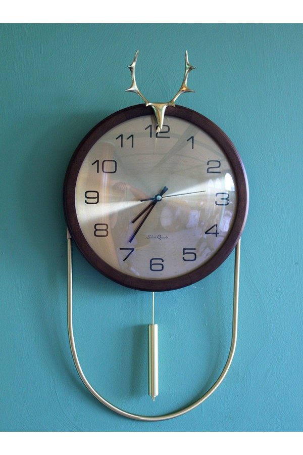 Geyikli Duvar Saati Sarkaçlı