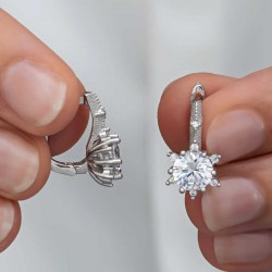 Gümüş Çiçek Desenli Kadın Küpe Gümüş Çiçek Desenli Kadın Küpe