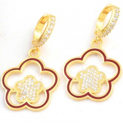 Gümüş Gold Sallantılı Çiçek Desenli Kadın Küpe Gümüş Gold Sallantılı Çiçek Desenli Kadın Küpe