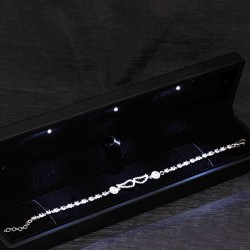 Gümüş Işıklı Kutulu Melek Kanadı Kadın Bileklik