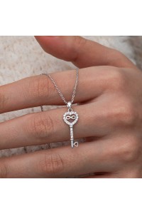Gümüş Kalpli Sonsuzluk Anahtar Kadın Kolye