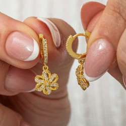 Gümüş Sallantılı Gold Çiçek Kadın Küpe Gümüş Sallantılı Gold Çiçek Kadın Küpe