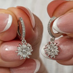 Gümüş Sallantılı Güneş Kadın Küpe Gümüş Sallantılı Güneş Kadın Küpe