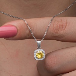 925 Ayar Gümüş Sarı Baget Taşlı Kadın Kolye 925 Ayar Gümüş Sarı Baget Taşlı Kadın Kolye