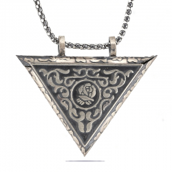 925 Ayar Gümüş Üçgen İçi Açılabilen Gül Muskalık Gümüş Kolye