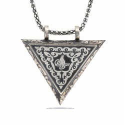 925 Ayar Gümüş Üçgen İçi Açılabilen Tuğra Muskalık Gümüş Kolye