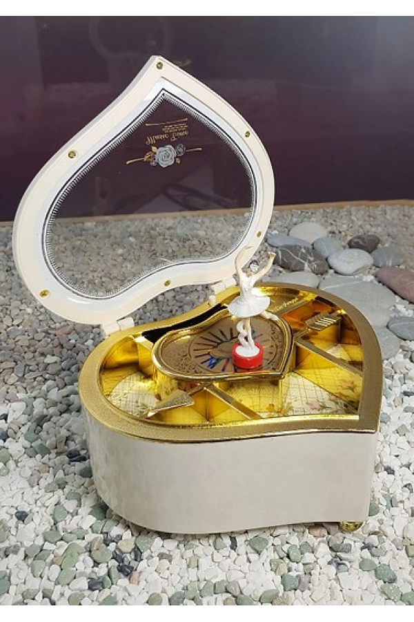 Kalp Şeklinde Balerin Müzik Kutusu