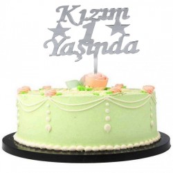 Kızım 1 Yaşında İlk Yaş Doğum Günü Partisi Pleksi Pasta Süsü Gümüş Renk Kızım 1 Yaşında İlk Yaş Doğum Günü Partisi Pleksi Pasta Süsü Gümüş Renk