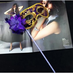 Lüks Taşlı Saplı Maskeli Balo Maskesi Mor Renk 35 cm Lüks Taşlı Saplı Maskeli Balo Maskesi Mor Renk 35 cm