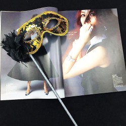 Lüks Taşlı Saplı Maskeli Balo Maskesi Siyah Renk 35 cm Lüks Taşlı Saplı Maskeli Balo Maskesi Siyah Renk 35 cm