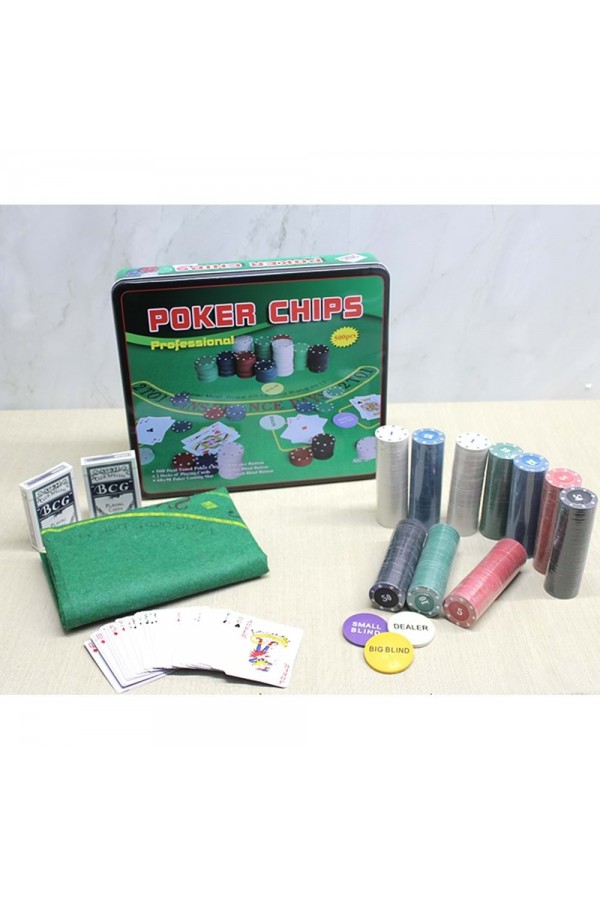 Metal Kutulu 500 Chip Ve 2 Adet İskambil Kağit Setine Sahip Poker Oyunu