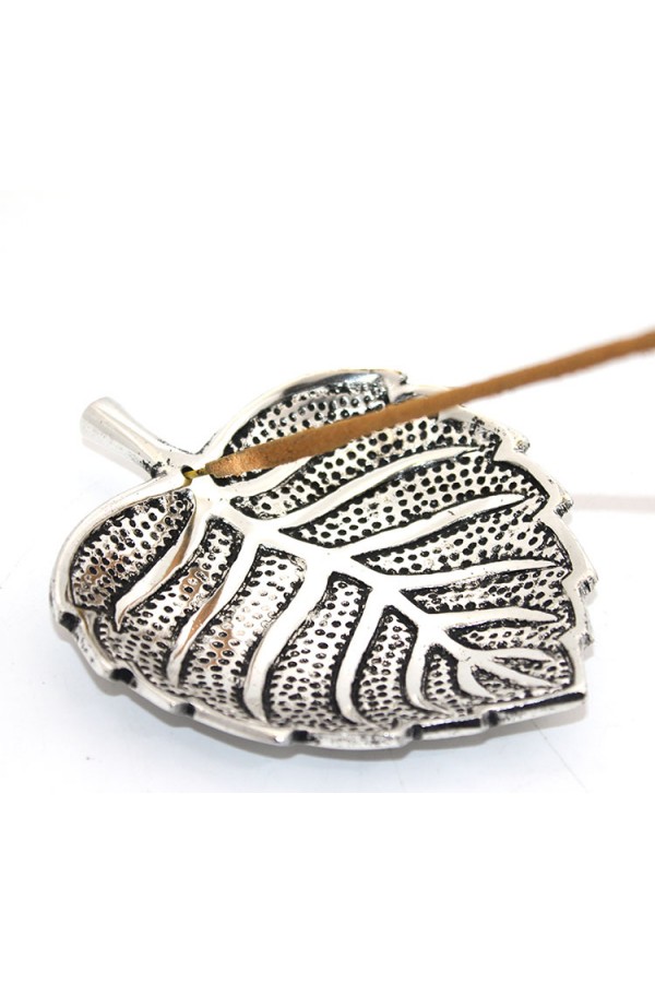 Metal Yaprak Tasarımlı Tütsülük