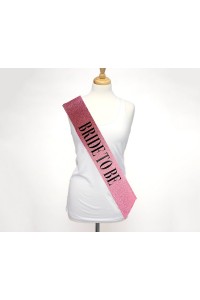 Pembe Üzeri Siyah Büyük Bride To Be Yazılı Simli Işıltılı Kuşak Kemer 10 cm Genişlik Pembe Üzeri Siyah Büyük Bride To Be Yazılı Simli Işıltılı Kuşak Kemer 10 cm Genişlik