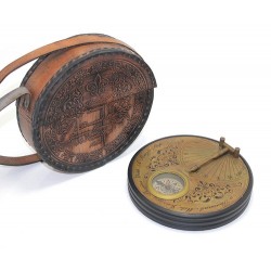 Pirinç Güneş Saati Pusula Modeli Dekoratif Hediyelik Pirinç Güneş Saati Pusula Modeli Dekoratif Hediyelik