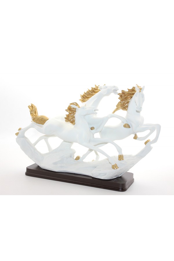 Polyester 3'Lü Şahlanmış At Figürü