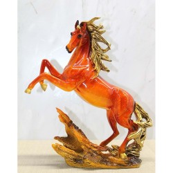 Polyester Şahlanmış At Figürü Polyester Şahlanmış At Figürü