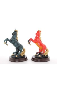 Polyester Şahlanmış At Figürü Biblo