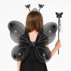 Siyah Kelebek Kız Seti – 50 cm Kelebek Kanadı, Taç ve Asa Siyah Kelebek Kız Seti – 50 cm Kelebek Kanadı, Taç ve Asa