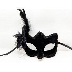 Siyah Renk Yandan Tüylü Beyaz İncili Süet Kaplama A Kalite Lüks Parti Maskesi 20x23 cm Siyah Renk Yandan Tüylü Beyaz İncili Süet Kaplama A Kalite Lüks Parti Maskesi 20x23 cm