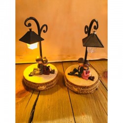 Sokak Lambası Altındaki Sevgili Çift Işıklı Biblo Sokak Lambası Altındaki Sevgili Çift Işıklı Biblo