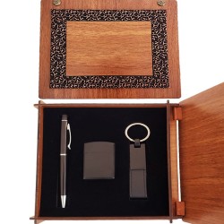 Ahşap Kutulu Siyah Kalem Anahtarlık ve Mat Çakmak Seti Ahşap Kutulu Siyah Kalem Anahtarlık ve Mat Çakmak Seti