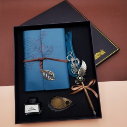 Kaligrafi Kalem Ve Vintage Tasarım Deri Defter