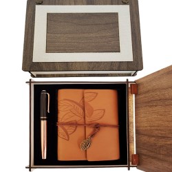 Özel Ahşap Kutulu Taba Deri Defter ve Bakır Roller Kalem Set Özel Ahşap Kutulu Taba Deri Defter ve Bakır Roller Kalem Set