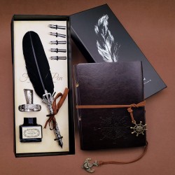 Tüylü Kalem ve Deri Defter Set Tüylü Kalem ve Deri Defter Set