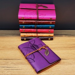 Yaprak Desenli Deri Defter Yaprak Desenli Deri Defter