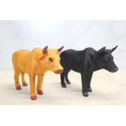 Tüylü Boğa Figürü