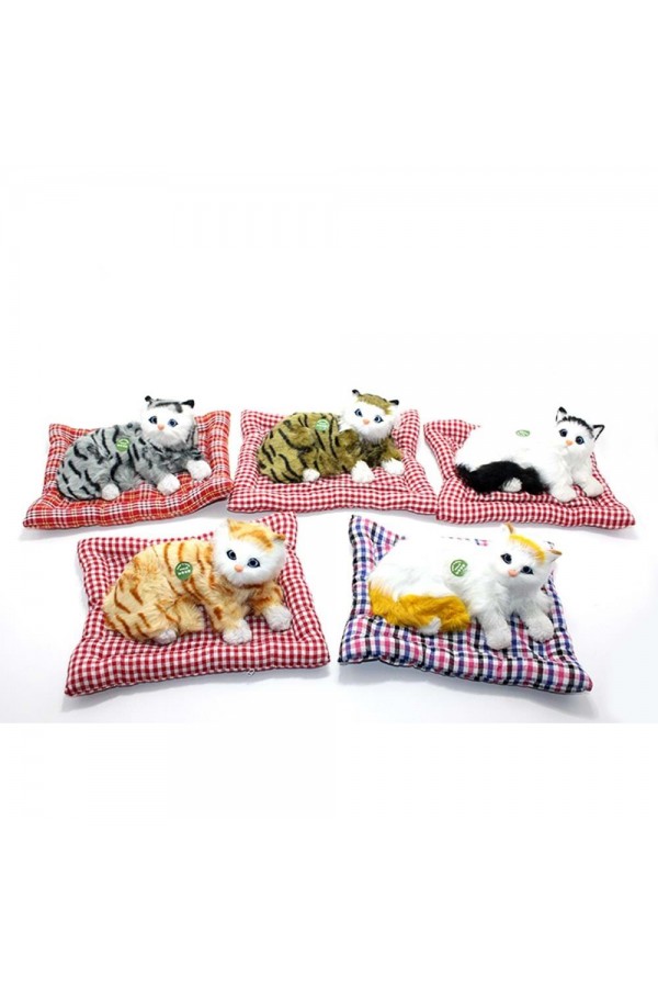 Yastıkta Uzanan Ses Çıkaran Kedi Peluş